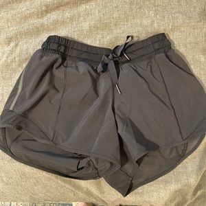 Lululemon hotty hot short